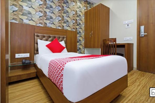 Hotel A Suites Мумбай Екстериор снимка