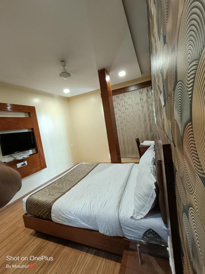 Hotel A Suites Мумбай Екстериор снимка