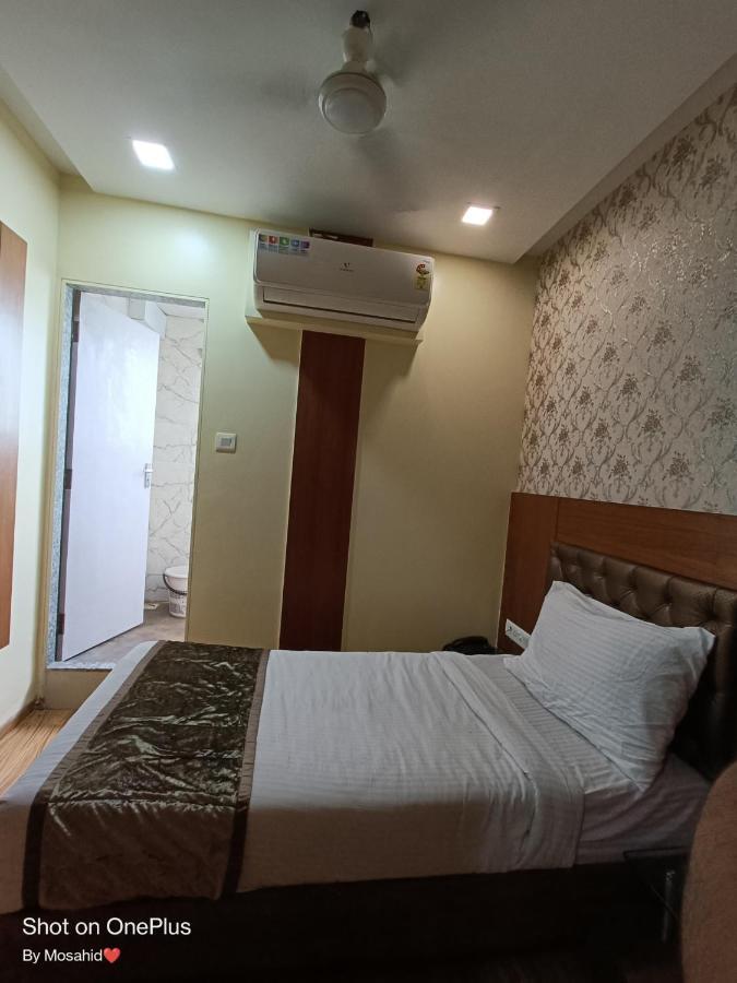 Hotel A Suites Мумбай Екстериор снимка