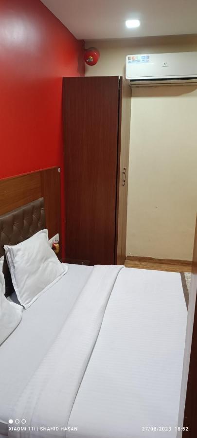 Hotel A Suites Мумбай Екстериор снимка